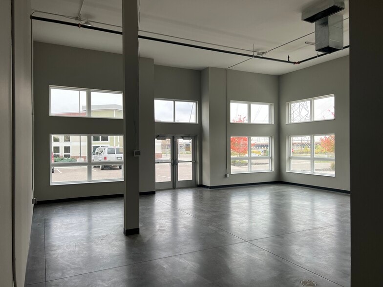 More Photos Of 2350 Hastings Ave, Newport Storefront Retail Office For Lease