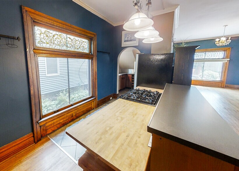 More Photos Of 342-344 W 9th St, Erie Apartments For Sale