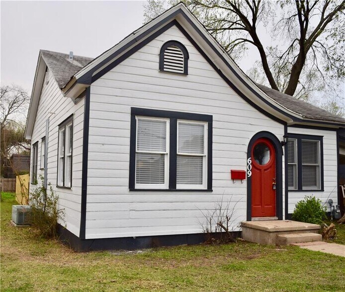 More Photos Of 607-611 Nelray Blvd, Austin Land For Sale