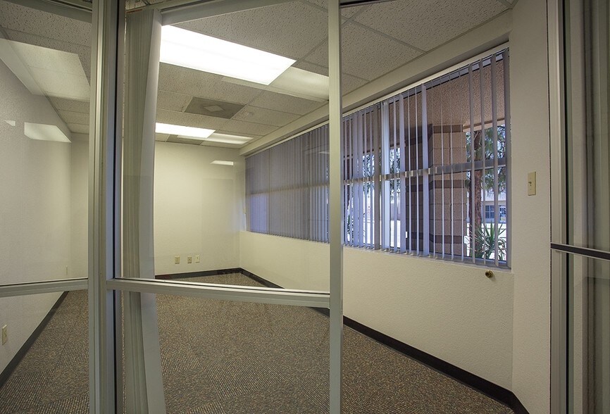 More Photos Of 3118 E McDowell Rd, Phoenix Office For Lease