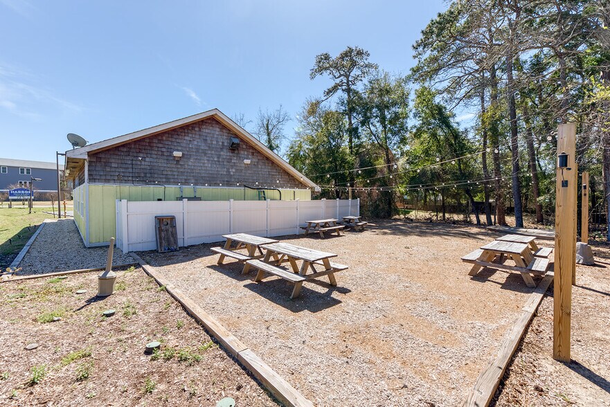 More Photos Of 100 Colingwood Ln, Kill Devil Hills Restaurant For Sale