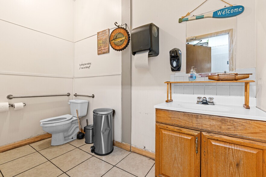 More Photos Of 1110 Buckhead Ridge, Okeechobee General Retail For Sale