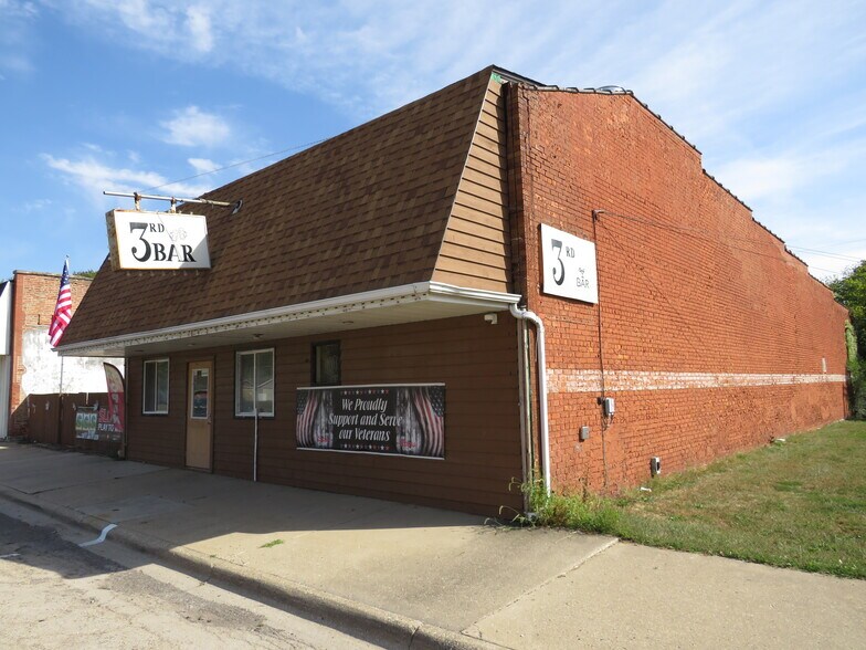 Primary Photo Of 316 N Main St, Seneca Bar For Sale