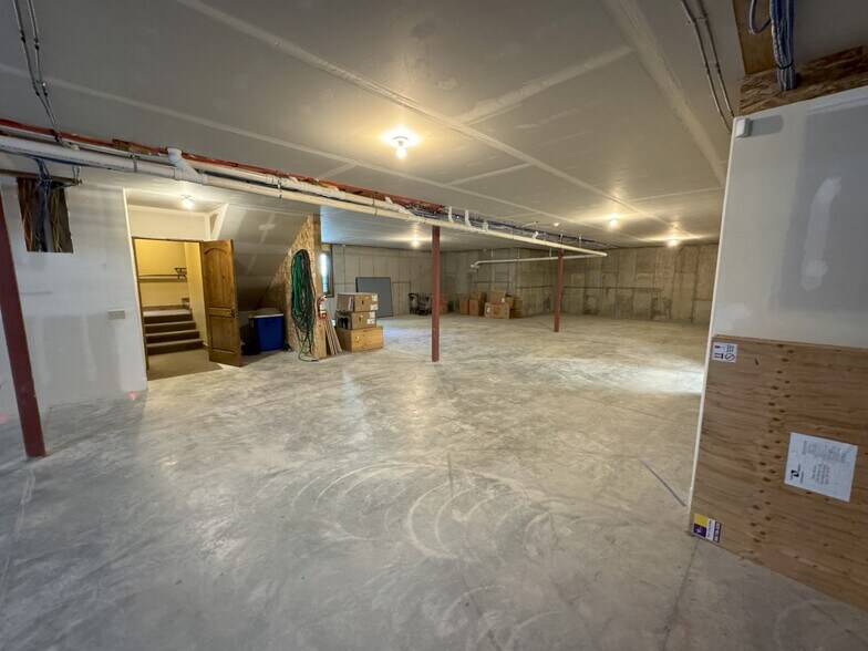 More Photos Of 2 Hot Springs Loop Rd, Ennis Medical For Sale