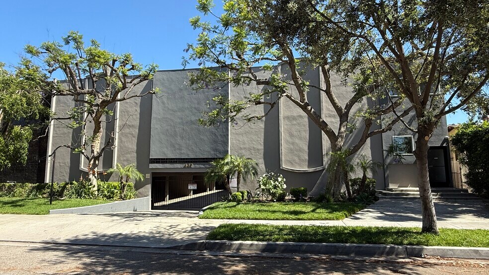 More Photos Of 447 W Elk Ave, Glendale Apartments For Sale