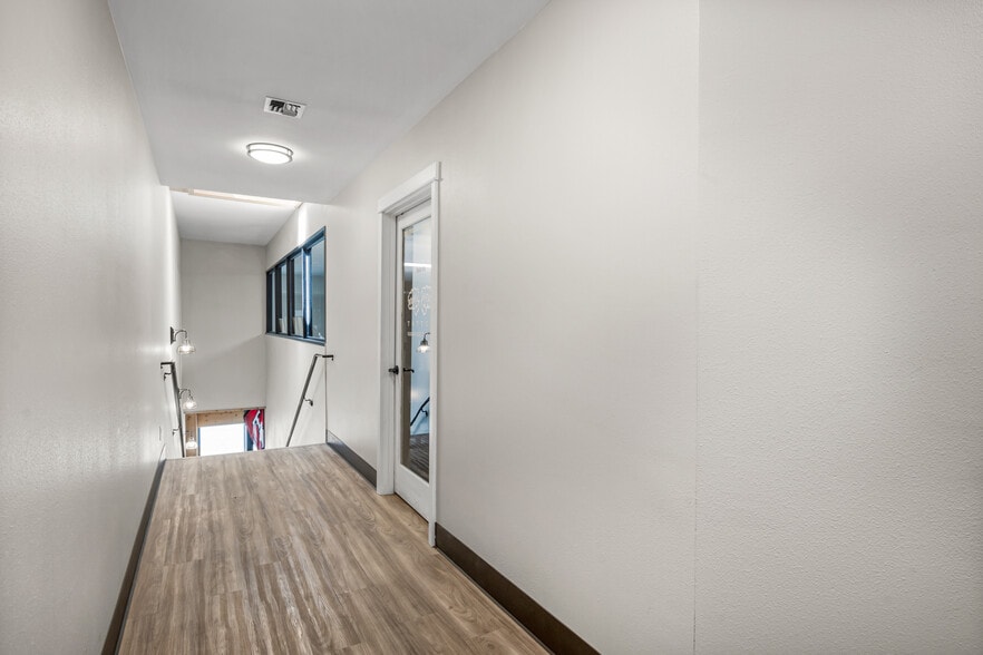 More Photos Of 320 N Main St, Prineville Storefront Retail Office For Sale