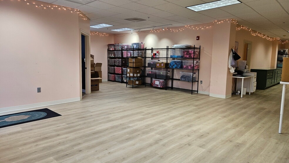 More Photos Of 822 Kumho Dr, Fairlawn Medical For Lease