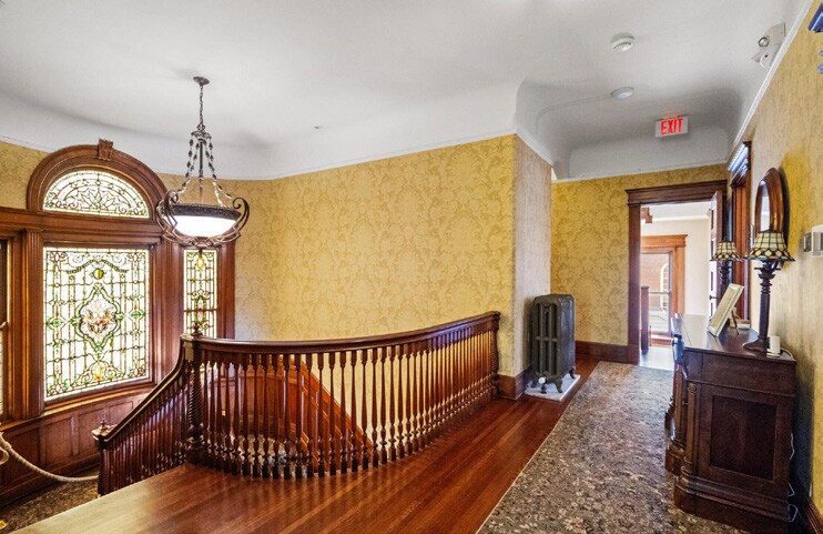 More Photos Of 401 Park Ave, Newport Office For Sale