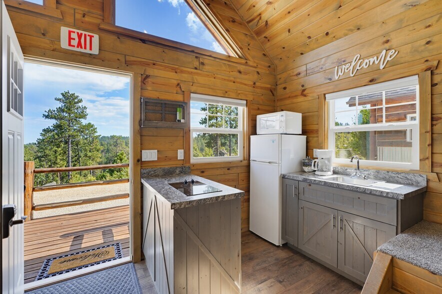 More Photos Of 13310 Silver Mountain Rd, Rapid City Hospitality For Sale