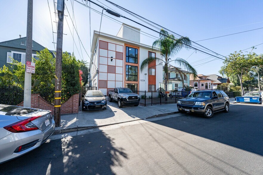 More Photos Of 1024 W 24th St, Los Angeles Apartments For Sale