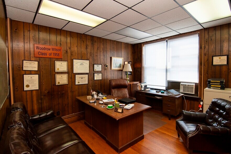 More Photos Of 207 S Heber St, Beckley Office For Sale