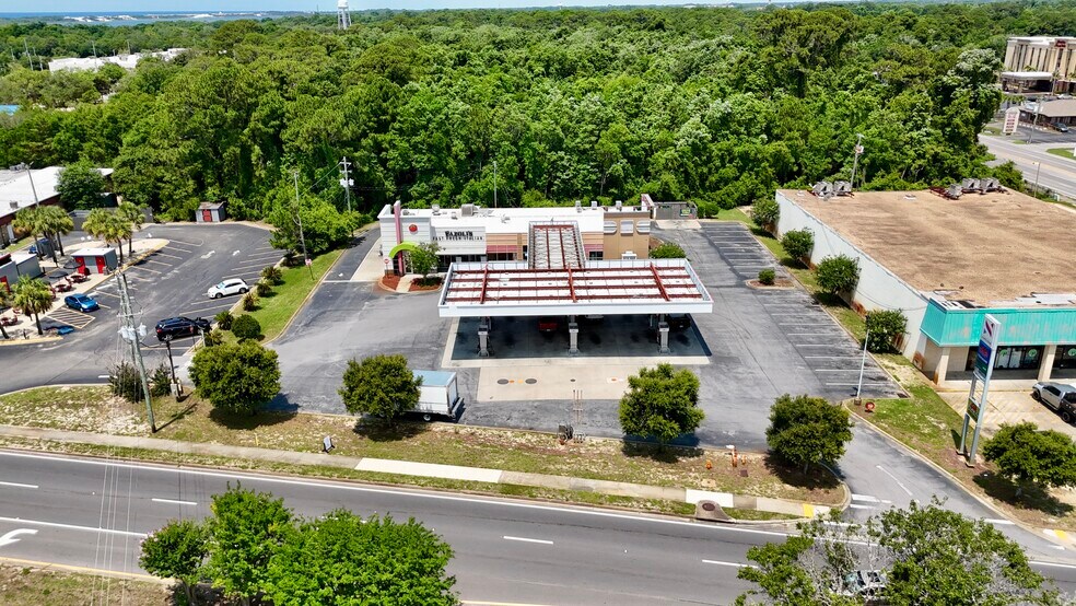 More Photos Of 180 Mary Esther Blvd, Mary Esther Service Station For Sale