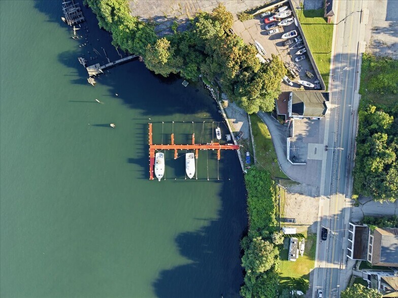 More Photos Of 53 Thames St, Groton Marina For Sale