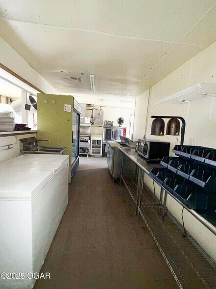 More Photos Of 622 6th St, Oswego Restaurant For Sale