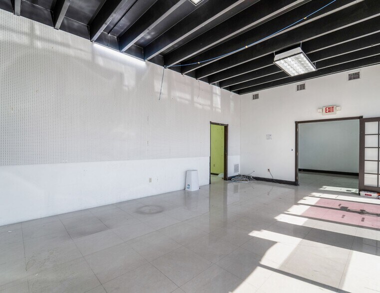 More Photos Of 7227 Bird Rd, Miami Storefront For Sale
