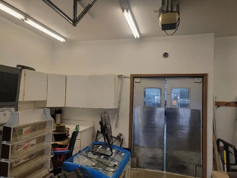 More Photos Of O E Railroad St, Kendall Freestanding For Sale