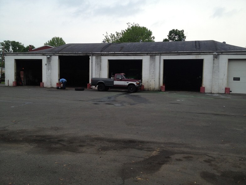 More Photos Of 23 Grassy Point Rd, Stony Point Contractor Storage Yard For Lease
