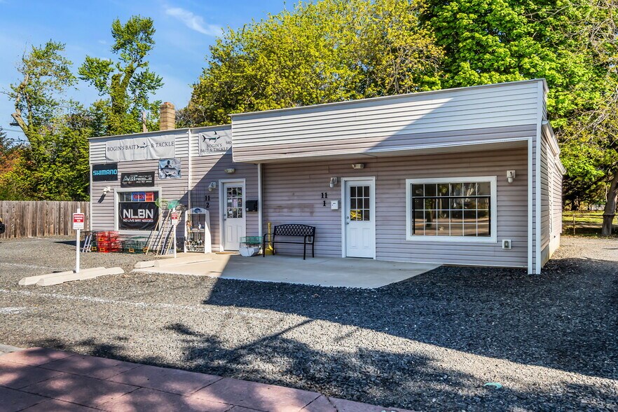More Photos Of 11 E Main St, Tuckerton General Retail For Lease