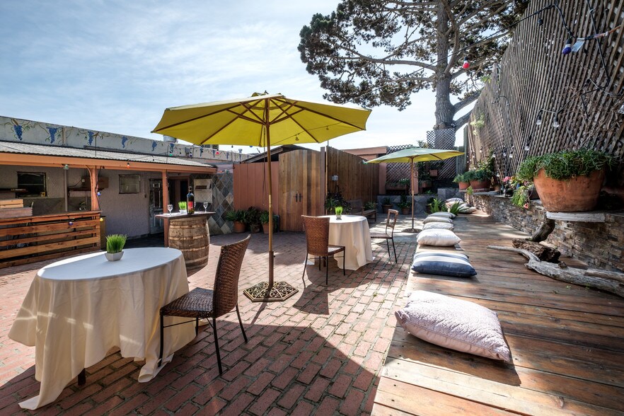 More Photos Of 111-115 Central Ave, Pacific Grove Storefront For Lease