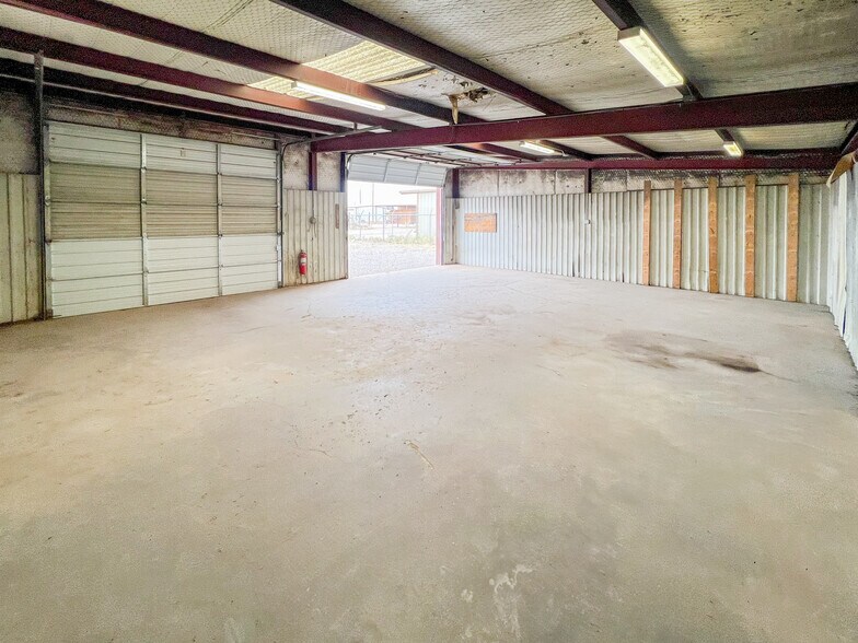 More Photos Of 1304A Dayton Rd, Midland Warehouse For Sale