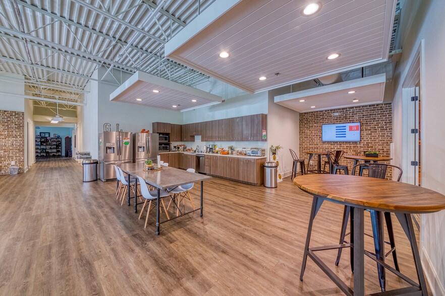 More Photos Of 190 Technology Pky, Norcross Unknown For Lease