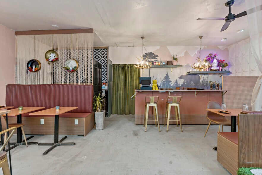 More Photos Of 848 Duss Ave, Ambridge Storefront Retail Residential For Sale