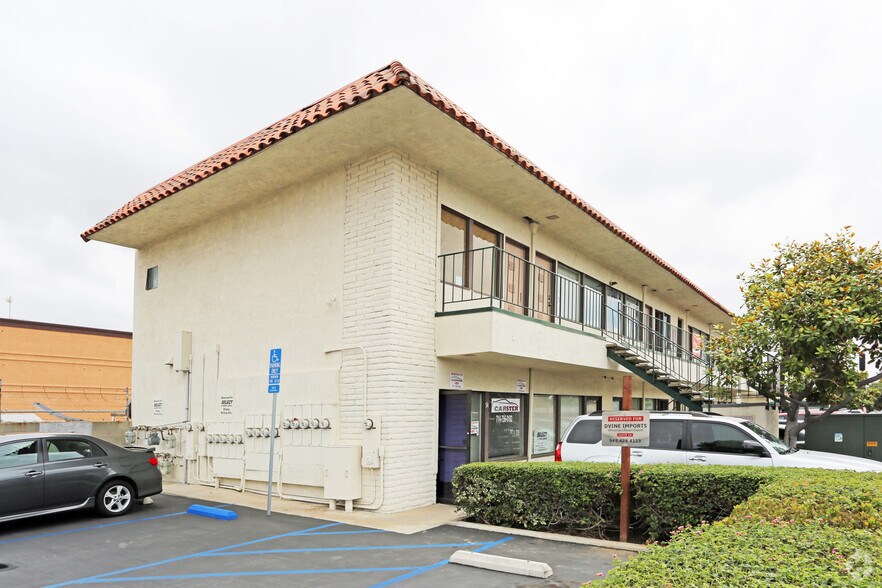 More Photos Of 17301 Beach Blvd, Huntington Beach Office For Sale