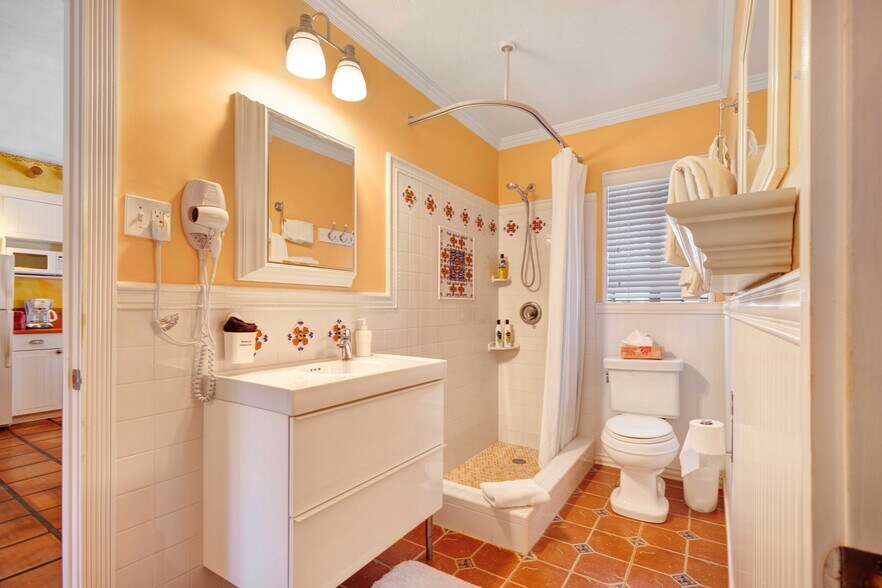 More Photos Of 4525 El Mar Dr, Lauderdale-by-the-Sea Hotel For Sale
