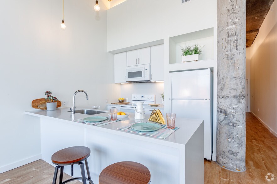 More Photos Of 1721 Walnut St, Kansas City Apartments For Lease