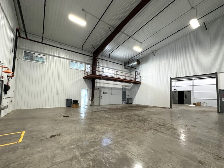 More Photos Of 18668 B50 Rd, Delta Distribution For Lease