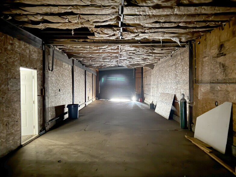 More Photos Of 4641 Telegraph Rd, Los Angeles Manufacturing For Sale