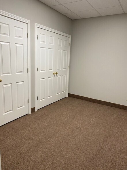 More Photos Of 4004 E Morgan Ave, Evansville Office For Sale