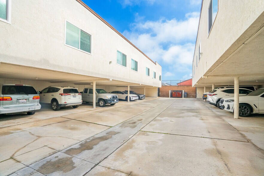 More Photos Of 16722 S Dalton Ave, Gardena Apartments For Sale