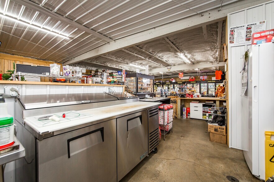 More Photos Of 3953 Highway 95, Cleveland Convenience Store For Sale