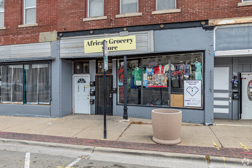 More Photos Of 102-106 7th St, Rockford Storefront Retail Residential For Sale