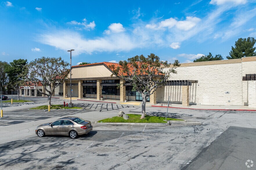 More Photos Of 411-441 E Arrow Hwy, Glendora Unknown For Lease