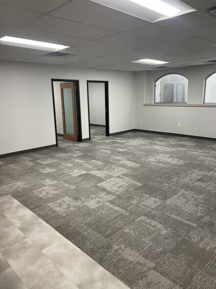 More Photos Of 4420 NE Chouteau Tfwy, Kansas City Medical For Lease