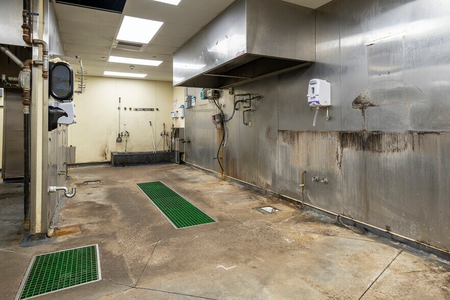 More Photos Of 1531 W 81st St, Tulsa Storefront Retail Office For Lease