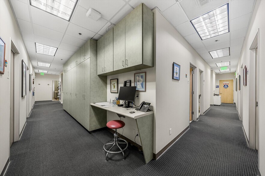 More Photos Of 27871 Smyth Dr, Santa Clarita Medical For Sale