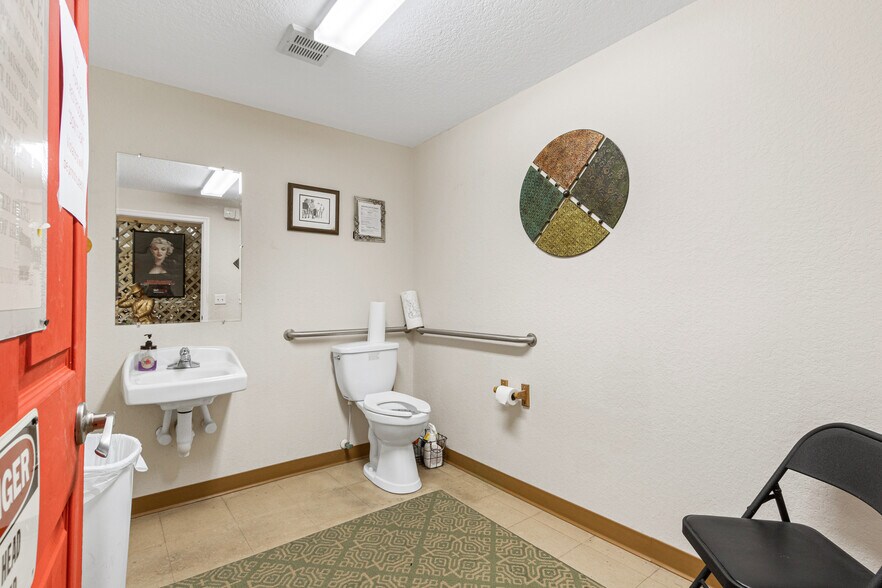 More Photos Of 910 St Johns Ave, Palatka Storefront Retail Residential For Sale