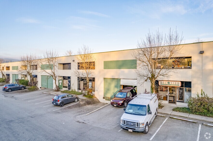 More Photos Of 2421-2431 Canoe Ave, Coquitlam Warehouse For Lease