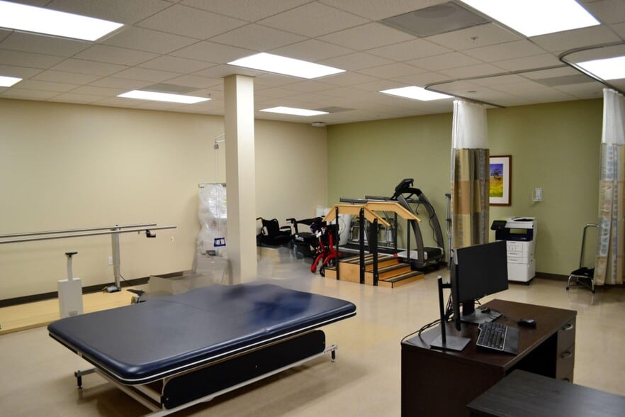 More Photos Of 1690 Universe Cir, Oxnard Medical For Lease