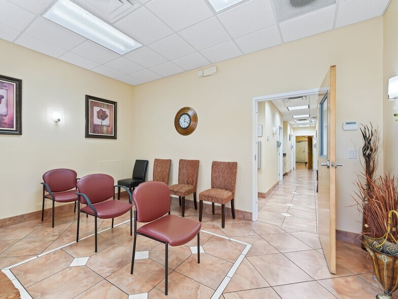 More Photos Of 1414 E Main St, Leesburg Medical For Sale