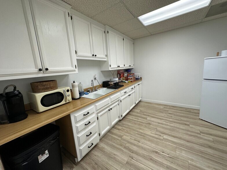 More Photos Of 426 Barcellus Ave, Santa Maria Medical For Lease