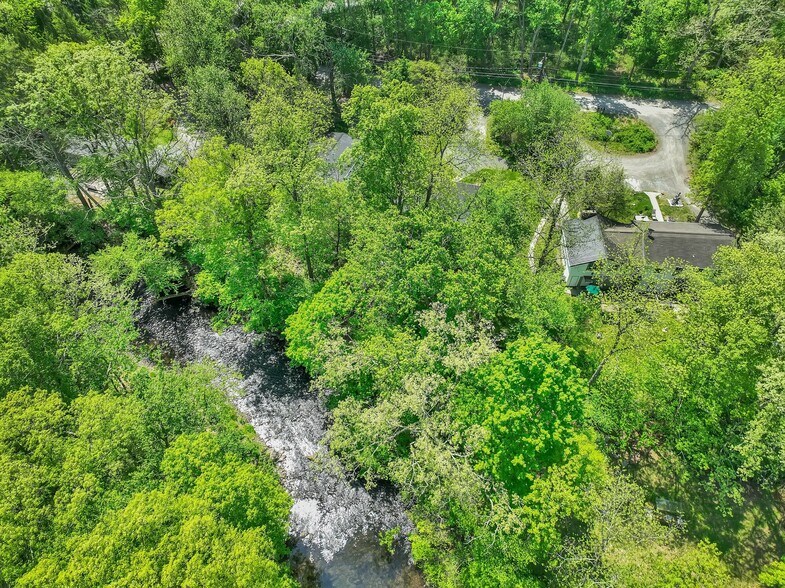 More Photos Of 1460 Pocono Ln, Bartonsville Multifamily For Sale
