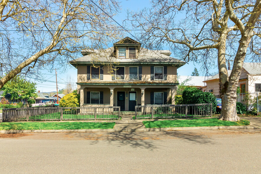 Primary Photo Of 510 SE Floed Ave, Roseburg Apartments For Sale