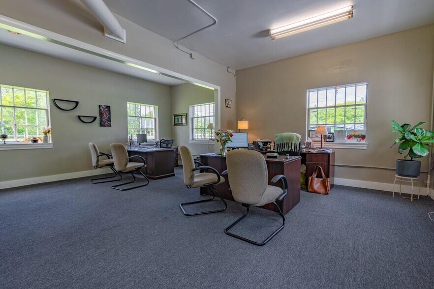 More Photos Of 1080 Main St NW, Lenoir Office For Sale