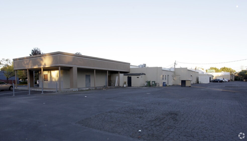 More Photos Of 1800 E 8th St, Davis Freestanding For Lease