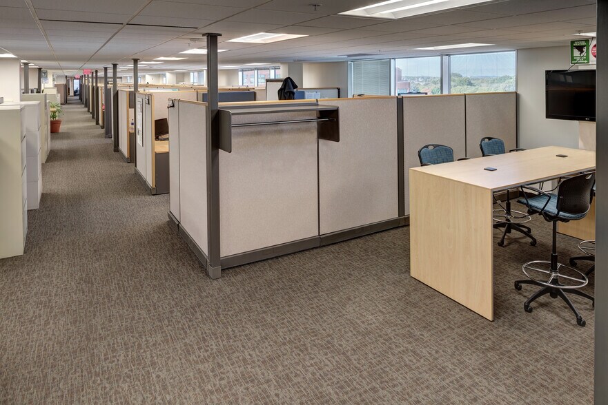 More Photos Of 67 W Michigan Ave, Battle Creek Office For Lease