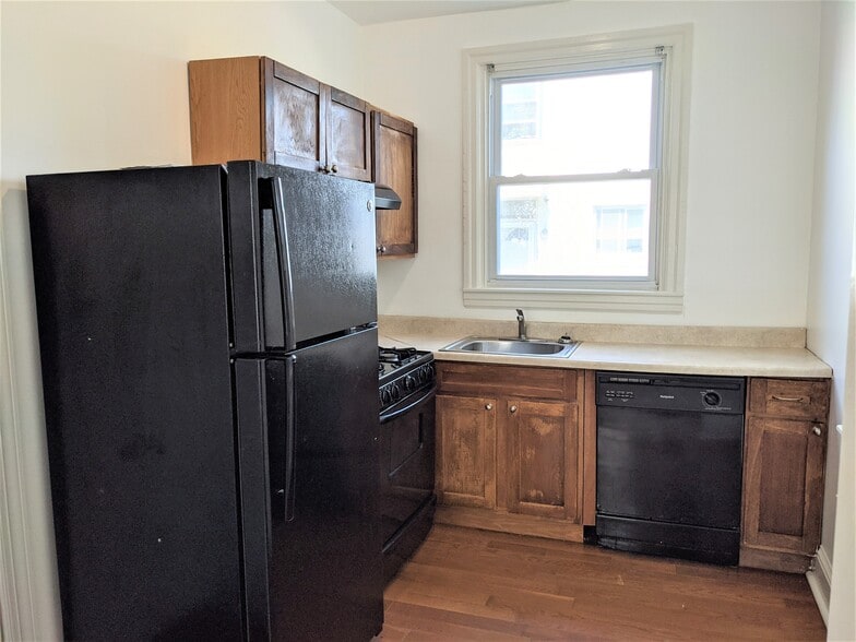More Photos Of 7101 Ridge Ave, Philadelphia Apartments For Sale